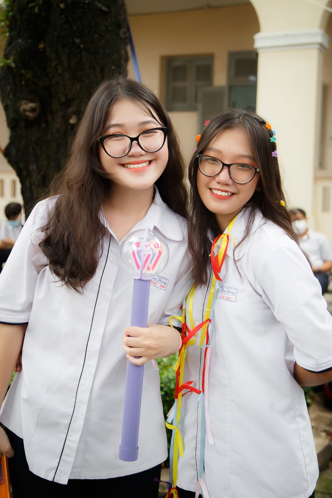 The schoolgirls caused memories at the graduation ceremony of Le Hong Phong (HCMC): Everyone is so beautiful!  - Photo 6.