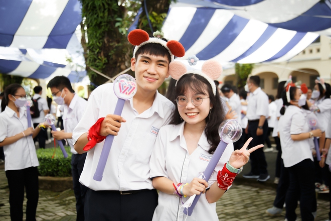 Dàn nữ sinh gây thương nhớ tại lễ ra trường của chuyên Lê Hồng Phong (TP.HCM): Ai cũng xinh quá trời! - Ảnh 9.