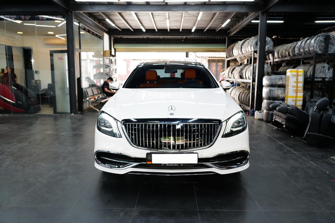 Mercedes-Benz S63 AMG lột xác thành Maybach S 450 với chi phí ngang ngửa một chiếc Kia Morning - Ảnh 2.