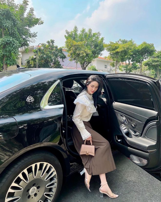 The opposite lives of two teenage Vpop princesses for a while: Bao Thy is perfect with her elderly husband, Khong Tu Quynh is quiet after the breakup of an 8-year love story - Photo 3.