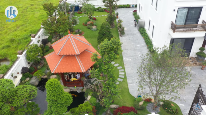 Cho&aacute;ng ngợp biệt thự hoa lan Năm C&aacute;nh Trắng Kinh Bắc rộng 1.000m2 nổi tiếng tại Bắc Ninh - Ảnh 2.