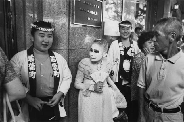 Chuyện về nàng geisha mỗi sáng chăm chút trang điểm, 40 năm lang thang khắp con phố để chờ mãi bóng dáng một người đàn ông - Ảnh 13.