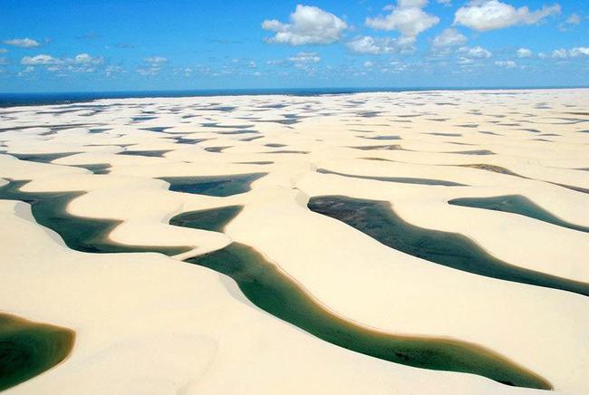 Kỳ ảo sa mạc đầy nước màu xanh ngọc bích như ở hành tinh khác: Không bão cát, nắng nóng mà chỉ có hồ nước đầy cá - Ảnh 7.