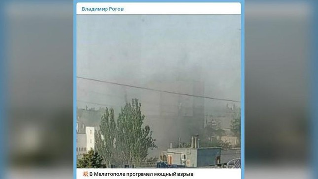  Nổ lớn nghi đánh bom tại thành phố do Nga kiểm soát ở Ukraine  - Ảnh 1.