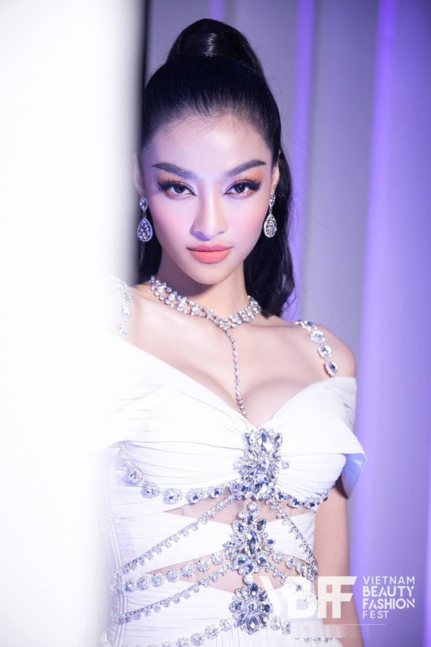 Top 3 Miss World VN 2019: Lương Thùy Linh - Kiều Loan được săn đón, Tường San một con vẫn đẹp mê hồn - Ảnh 7.