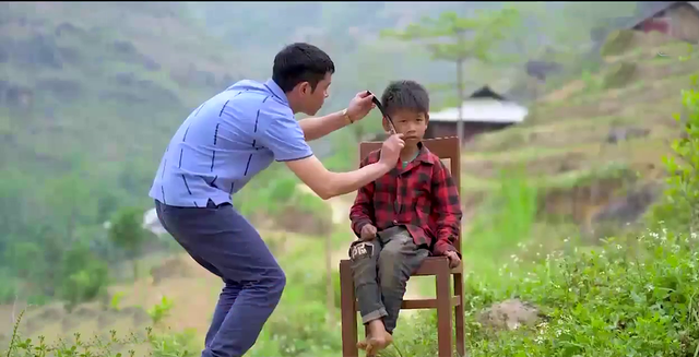 Nhói lòng những bát mì tôm không thức ăn được coi là bữa trưa thịnh soạn’nhưng lâu lâu mới có của thầy trò nơi bản Nà Nũng A - Ảnh 3.