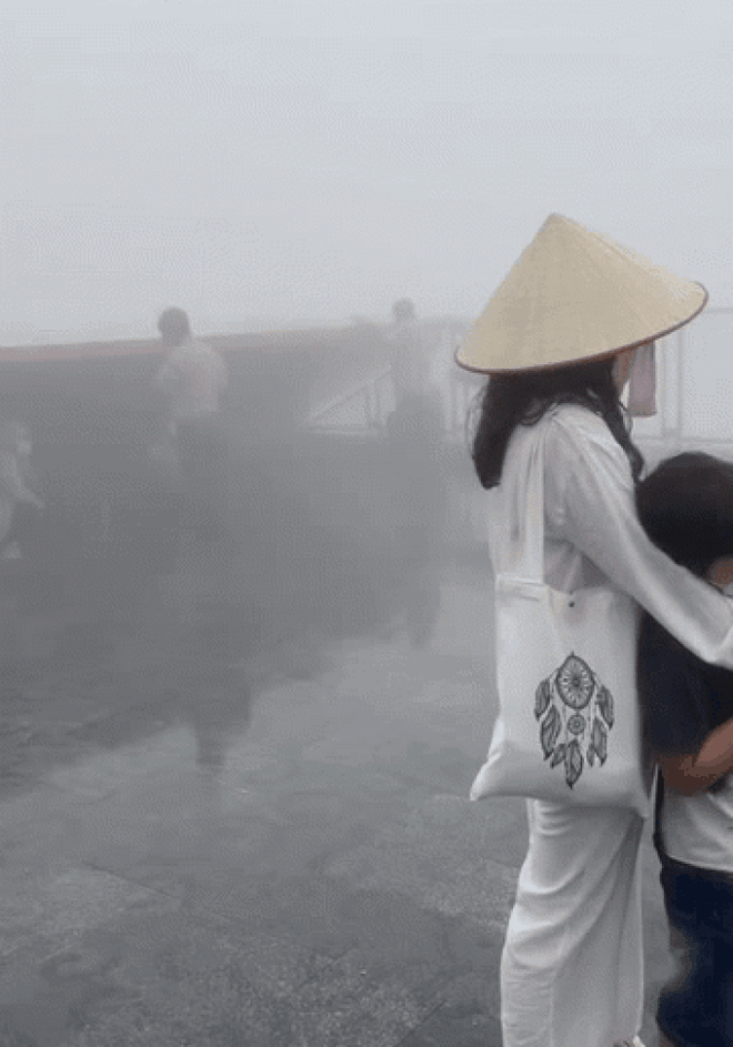 Going to Ba Den mountain without seeing the day, the guy who arrived could only cry: White fog and heavy rain - Photo 2. Going to Ba Den mountain without seeing the day, the guy who arrived could only cry: White fog and heavy rain - Photo 2.