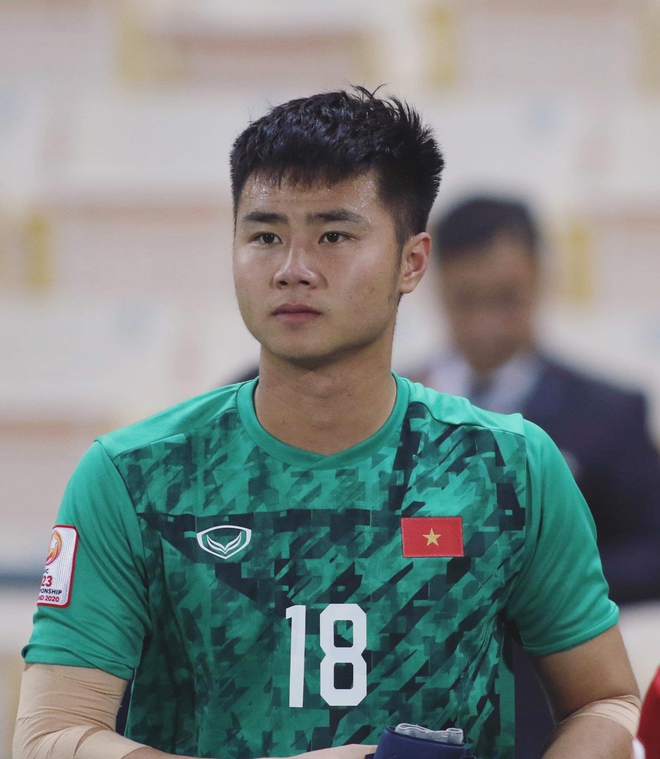 Điểm danh dàn nam thần U23 Việt Nam đổ bộ SEA Games 31: Cao 1m8 trở lên, đẹp trai miễn bàn! - Ảnh 11.