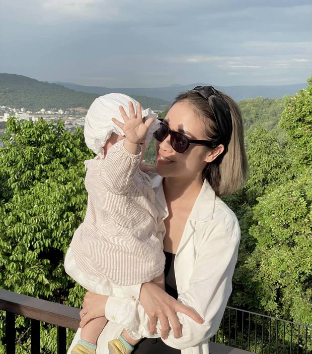 Chuyện tình của các MC, BTV nổi tiếng: Người nên duyên từ 1 lần tác nghiệp, người ngủ mơ thấy lấy đồng nghiệp rồi chủ động nhắn tin - Ảnh 3. Chuyện tình của các MC, BTV nổi tiếng: Người nên duyên từ 1 lần tác nghiệp, người ngủ mơ thấy lấy đồng nghiệp rồi chủ động nhắn tin - Ảnh 3.