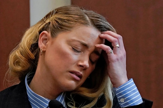 Amber Heard chính thức ra tòa làm chứng: Mếu máo kể lại lần đầu bị Johnny Depp đánh, nguyên do liên quan đến tình cũ của chồng - Ảnh 4.