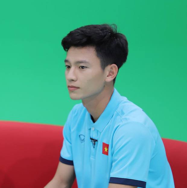 Điểm danh dàn nam thần U23 Việt Nam đổ bộ SEA Games 31: Cao 1m8 trở lên, đẹp trai miễn bàn! - Ảnh 5.