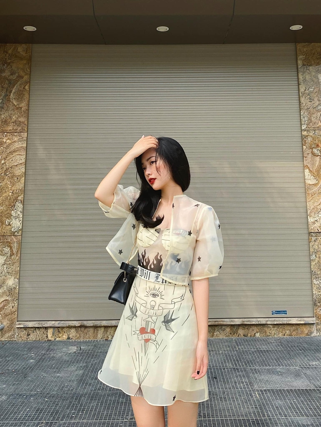 Bà xã xinh đẹp của Hà Đức Chinh: Trên mạng sang chảnh bao nhiêu, về quê nhà lại giản dị, mộc mạc bấy nhiêu - Ảnh 7.