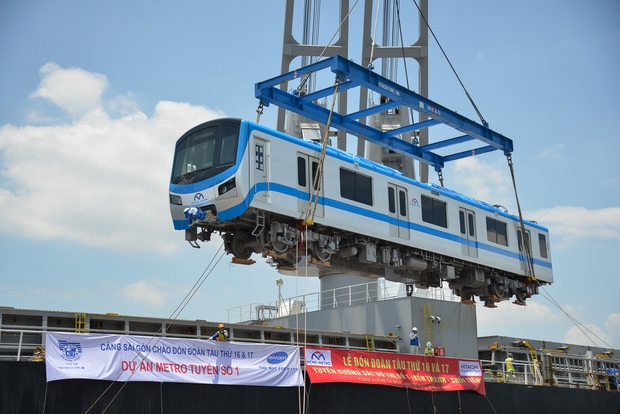 Cận cảnh 2 đoàn tàu cuối cùng của Metro số 1 vừa về đến TP.HCM, sẵn sàng chạy thử nghiệm - Ảnh 6.