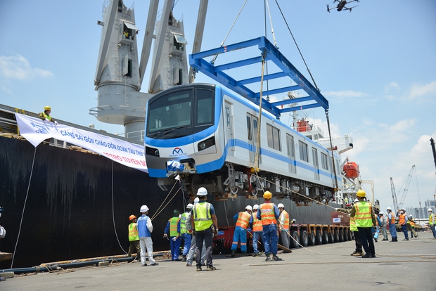 Cận cảnh 2 đoàn tàu cuối cùng của Metro số 1 vừa về đến TP.HCM, sẵn sàng chạy thử nghiệm - Ảnh 7.