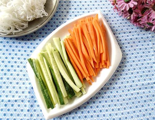 Weekend delicacies: How to make delicious and convenient bread sushi - Photo 4.