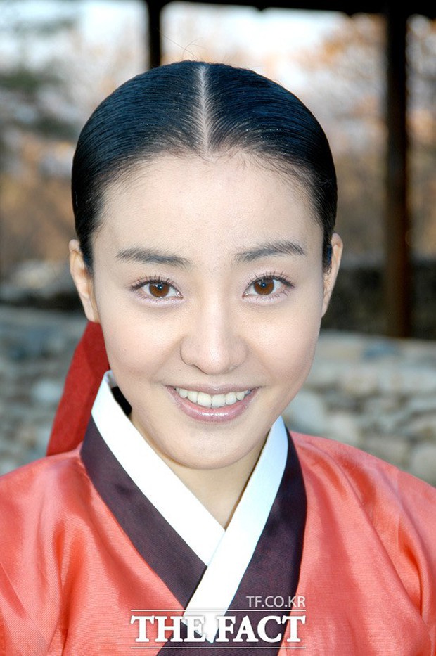Có 1 nữ diễn viên làm nền cho Nàng Dae Jang Geum: “Vương Tổ Hiền của Hàn Quốc” ly hôn đại gia, đau khổ đến mức suýt dại dột và cái kết bất ngờ - Ảnh 3.