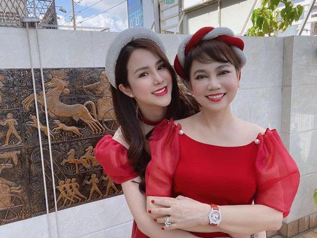 3 cặp mẹ chồng - nàng dâu đình đám Vbiz: Hà Tăng - Phương Trinh Jolie được thương như con ruột, riêng người số 3 mới đặc biệt! - Ảnh 21.