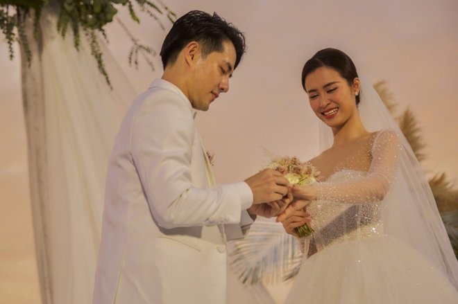 1001 kiểu đám cưới Vbiz: Ngô Thanh Vân chỉ 50 khách mời, Tóc Tiên kín như bưng tới giờ G và hôn lễ quá đặc biệt của Hà Tăng - Ảnh 11.