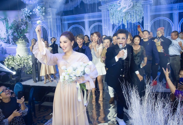 1001 kiểu đám cưới Vbiz: Ngô Thanh Vân chỉ 50 khách mời, Tóc Tiên kín như bưng tới giờ G và hôn lễ quá đặc biệt của Hà Tăng - Ảnh 24.