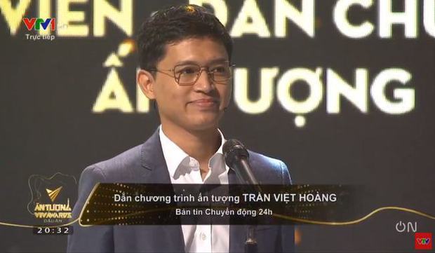  “Anh da nâu Việt Hoàng: 11 giờ sáng mới đánh răng, làm kịch bản chỉ ngủ 4 tiếng/ngày và còn điều gì thú vị nữa?  - Ảnh 1.