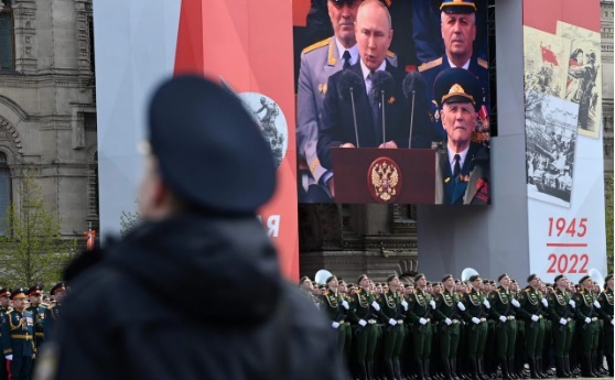 Russia parades in Red Square: Majestic with many modern weapons - Photo 1.