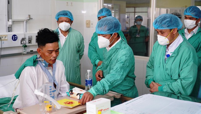 The trans-Vietnamese heart transplant team has just set two records to receive a surprise - Photo 2.