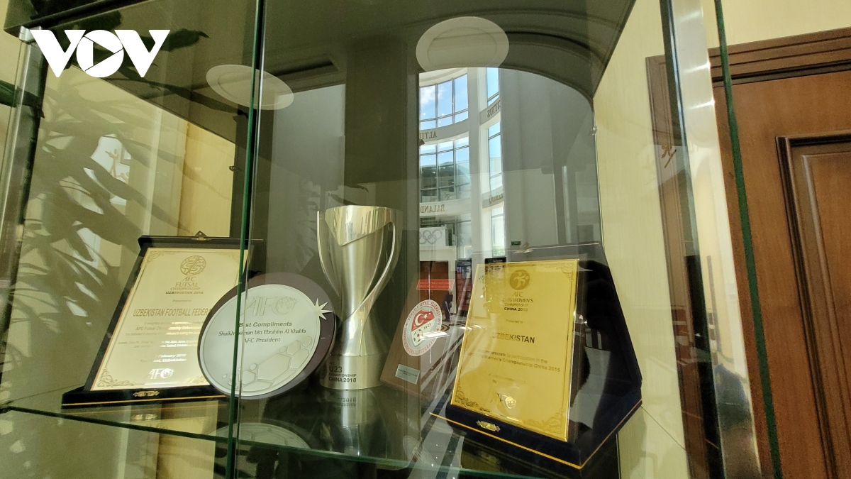 Truy t&igrave;m c&uacute;p v&ocirc; địch U23 ch&acirc;u &Aacute; 2018 ở Uzbekistan v&agrave; nỗi &aacute;m ảnh si&ecirc;u phẩm cầu vồng tuyết - Ảnh 12.