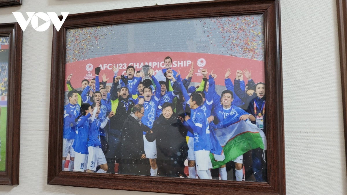 Truy t&igrave;m c&uacute;p v&ocirc; địch U23 ch&acirc;u &Aacute; 2018 ở Uzbekistan v&agrave; nỗi &aacute;m ảnh si&ecirc;u phẩm cầu vồng tuyết - Ảnh 9.