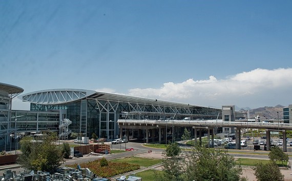 Sân bay đầu tiên tại Mỹ Latinh sử dụng hydro xanh - Ảnh 1.