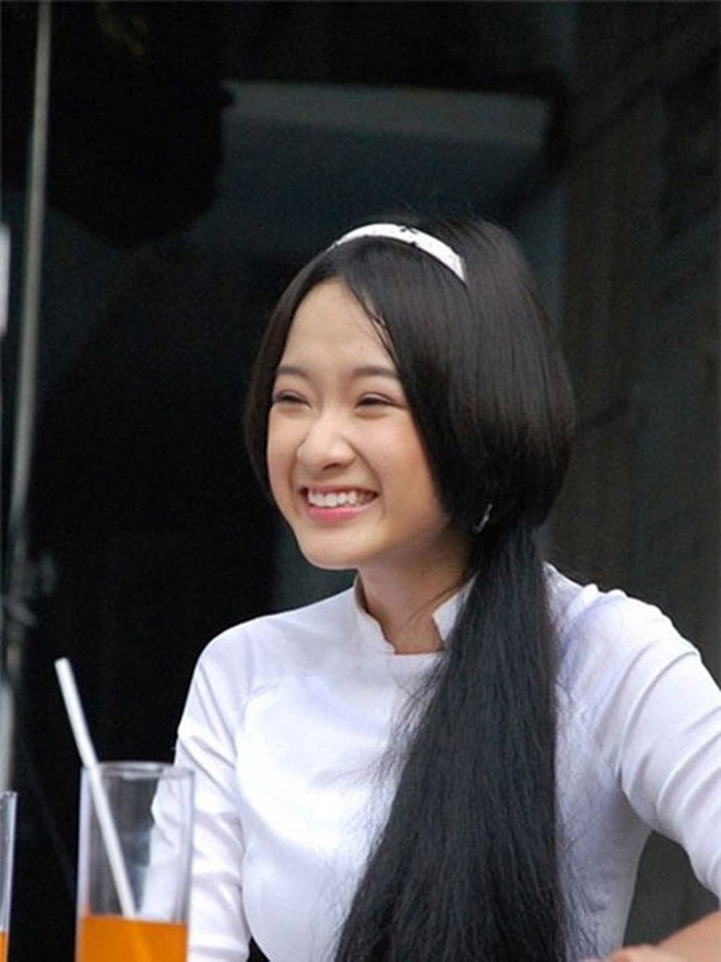 Dàn sao Người Mẹ Nhí sau 16 năm: Angela Phương Trinh thay đổi chóng mặt, 1 nữ diễn viên hạnh phúc bên trời Tây - Ảnh 3.