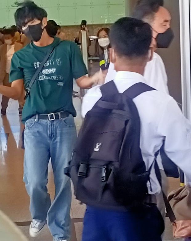 Tài tử Lee Jun Ki bất ngờ xuất hiện tại Đà Nẵng, U40 mà diện mạo sắc nét chấp cả ảnh chụp vội của người hâm mộ - Ảnh 5.