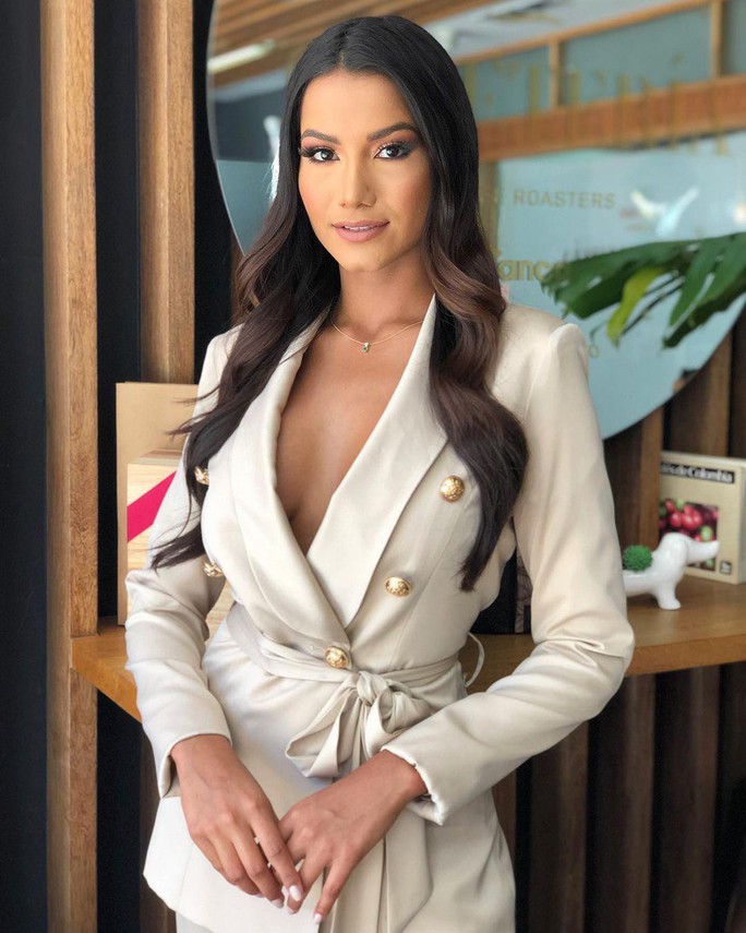 Tranh cãi nhan sắc của tân Hoa hậu Siêu quốc gia Venezuela  - Ảnh 9.