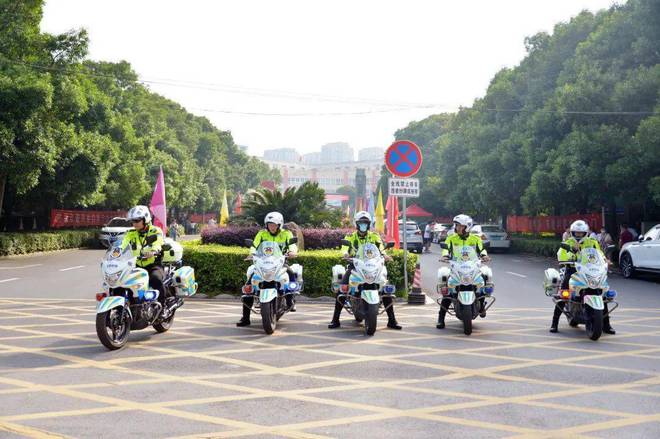 Toàn cảnh kỳ thi đại học khốc liệt nhất thế giới 2022: Cả đất nước nín thở dõi theo, sĩ tử từ chối phẫu thuật để dự thi ngày cuối cùng - Ảnh 20.