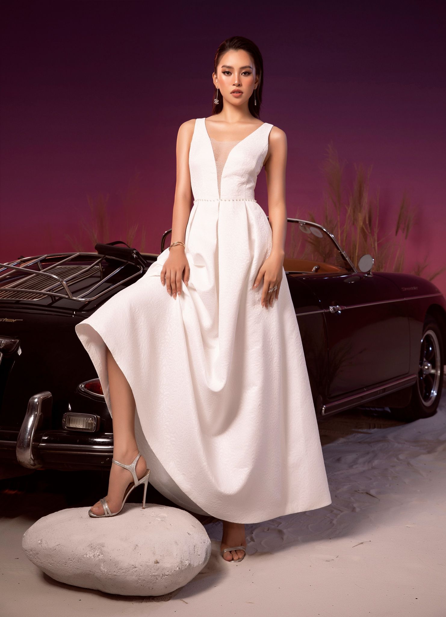 Vĩnh Thụy diện suit bảnh bao bên quý cô Tiểu Vy - Ảnh 8.