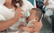 Mẹ cho con uống sữa cũng mắc lỗi khó tin khiến ai nấy ngán ngẩm