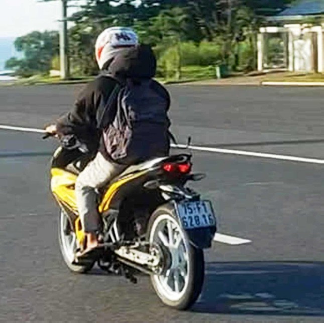  Truy tìm nam thanh niên liều lĩnh vượt chốt cấm, xuyên hầm đường bộ Hải Vân bằng xe gắn máy  - Ảnh 2.