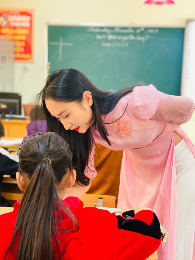  Cảm động trước tấm lòng nhân ái của cô giáo 9X người Lạng Sơn hiến tóc tặng bệnh nhân ung thư  - Ảnh 3.