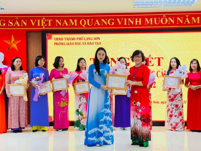  Cảm động trước tấm lòng nhân ái của cô giáo 9X người Lạng Sơn hiến tóc tặng bệnh nhân ung thư  - Ảnh 4.