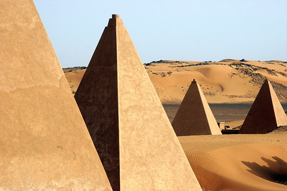 Điều ít biết về nơi có nhiều kim tự tháp hơn cả Ai Cập - Ảnh 2.