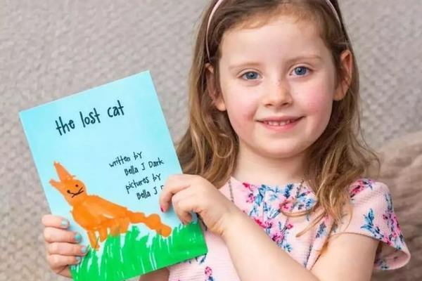 Tự mình viết truyện, cô bé 5 tuổi lập kỷ lục thế giới - Ảnh 1.