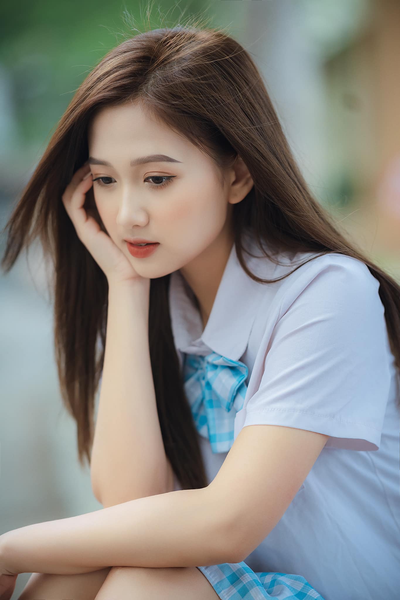 Vẻ đẹp ngọt ngào tựa nữ sinh của Hoa khôi Thu Hương - nữ chính MV Sai cách yêu. - Ảnh 1.