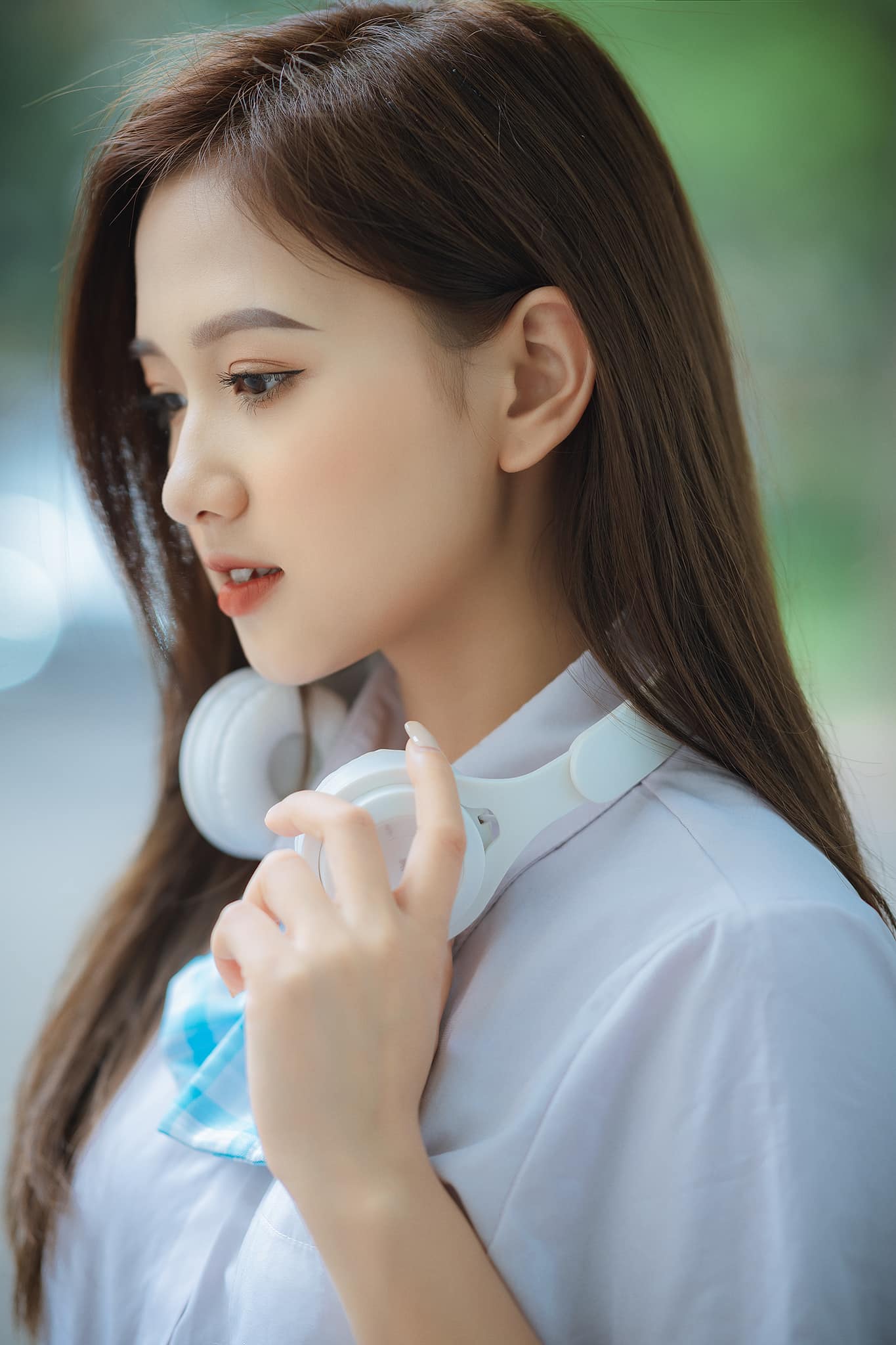 Vẻ đẹp ngọt ngào tựa nữ sinh của Hoa khôi Thu Hương - nữ chính MV Sai cách yêu. - Ảnh 3.