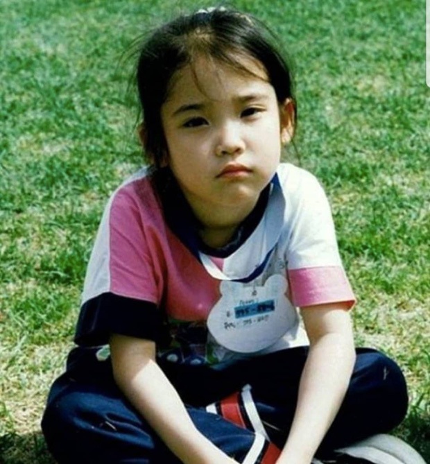 Quốc bảo hiếm có IU: Vượt qua tuổi thơ và ồn ào để vươn đến trí độc nhất ở tuổi 29 và màn đột phá tại LHP Cannes - Ảnh 2.