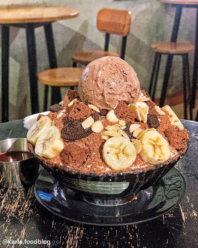 Giải nhiệt cho những ngày nắng nóng ở TP.HCM: Sáng bingsu, trưa kem lạnh, chiều sữa chua, tối trà dâu là chuẩn bài - Ảnh 2.