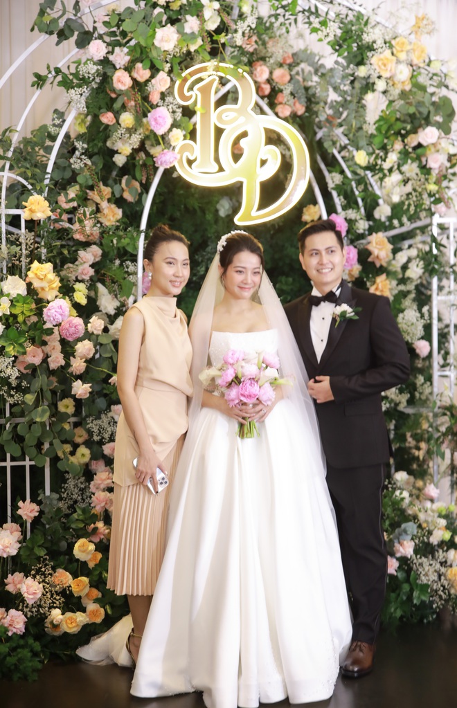 Đám cưới Karen Nguyễn và chồng gốc Hoa: Cô dâu xinh xắn, rơi nước mắt thông báo đã có em bé - Ảnh 14.