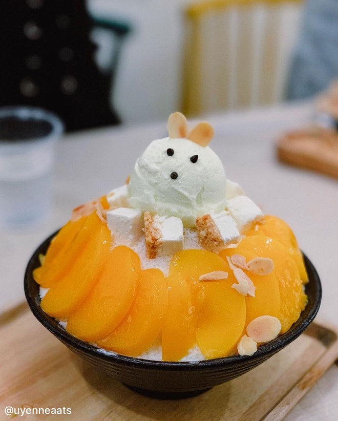 Giải nhiệt cho những ngày nắng nóng ở TP.HCM: Sáng bingsu, trưa kem lạnh, chiều sữa chua, tối trà dâu là chuẩn bài - Ảnh 4.