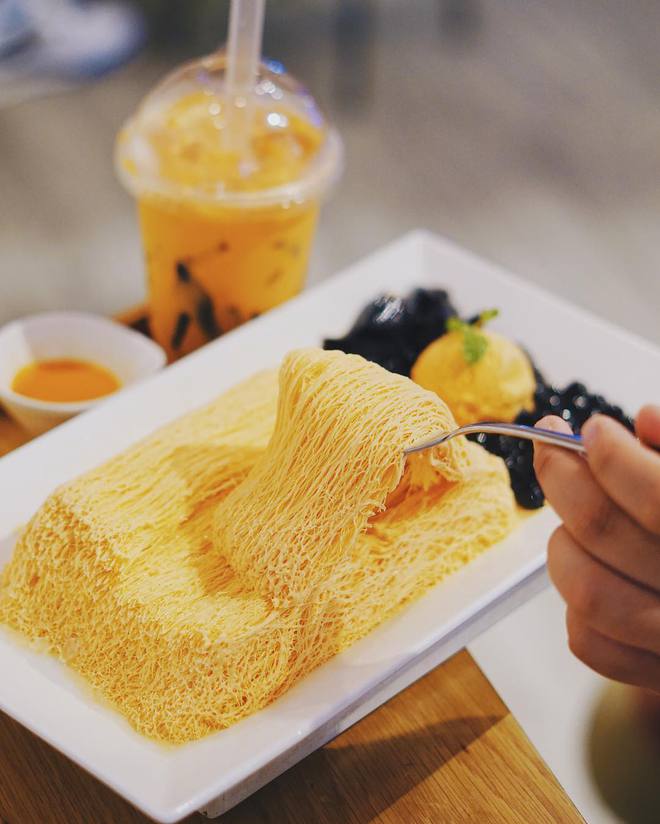 Giải nhiệt cho những ngày nắng nóng ở TP.HCM: Sáng bingsu, trưa kem lạnh, chiều sữa chua, tối trà dâu là chuẩn bài - Ảnh 5.