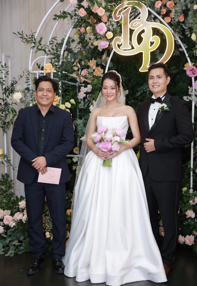 Đám cưới Karen Nguyễn và chồng gốc Hoa: Cô dâu xinh xắn, rơi nước mắt thông báo đã có em bé - Ảnh 11.