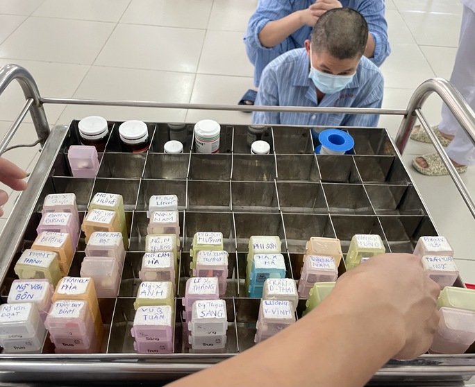 Bộ Y tế thúc bệnh viện mua thuốc, vật tư y tế, báo cáo nguyên nhân thiếu thuốc - Ảnh 1. Bộ Y tế thúc bệnh viện mua thuốc, vật tư y tế, báo cáo nguyên nhân thiếu thuốc - Ảnh 1.