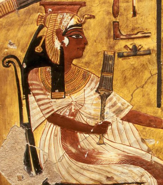 Chân dung Nữ hoàng Nefertiti quyền năng của Ai Cập cổ đại, được mệnh danh “đẹp nhất lịch sử”, khiến thần Mặt Trời cũng phải ngây ngất - Ảnh 4.